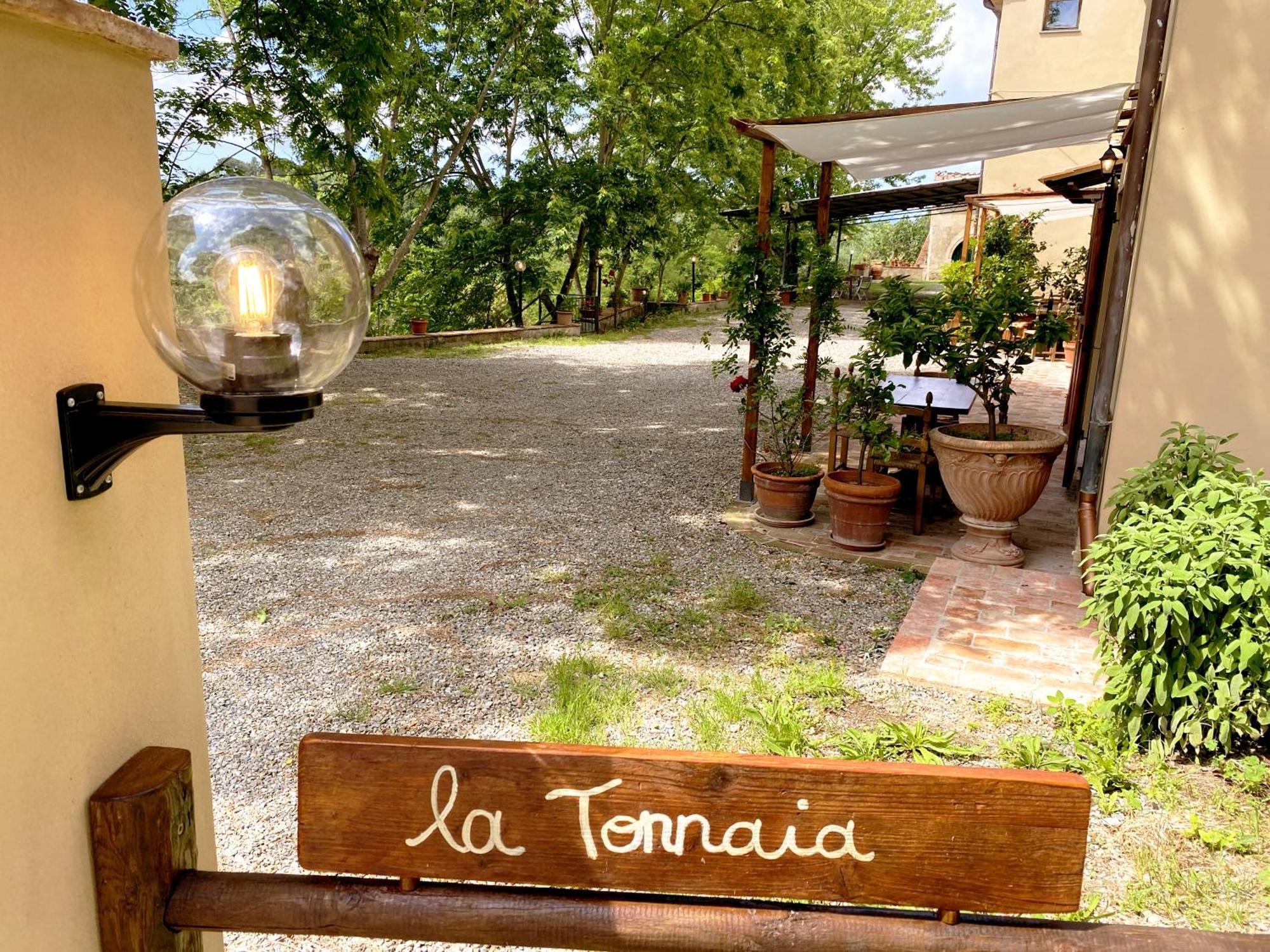La Tonnaia Apartamento Lari Exterior foto